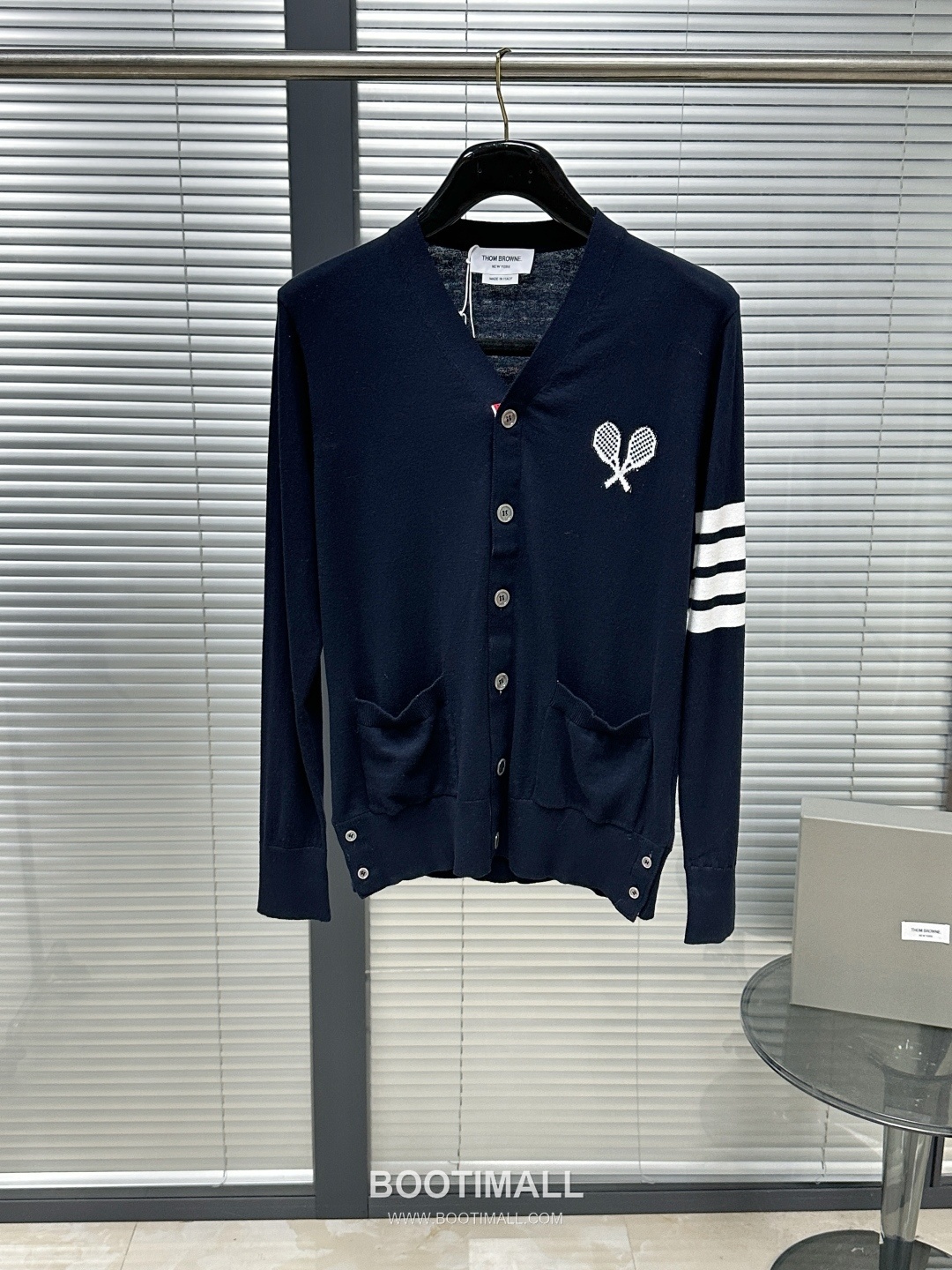 Thom Browne SS26 Cotton Jacquard Tennis Racket Cardigan with 4-Bar Stripe Detail 톰브라운 SS26 코튼 자카드 테니스 라켓 가디건 4바 스트라이프 디테일 KT262420 1