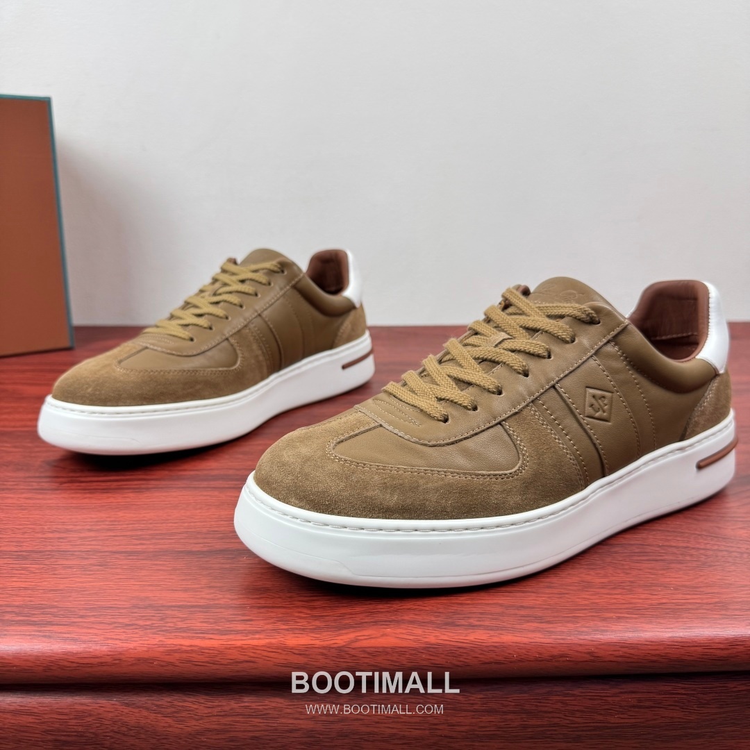 Loro Piana Tennis Walk Calfskin Suede Low Sneakers with Strap Logo Detail 로로피아나 테니스 워크 카프스킨 스웨이드 로우 스니커즈 스트랩 로고 디테일 3.5cm 3