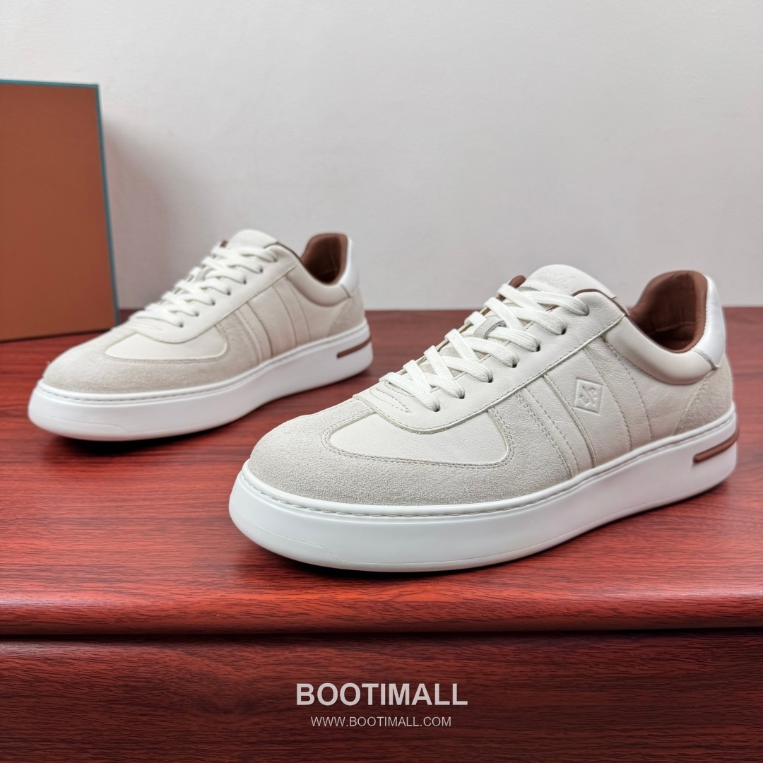 Loro Piana Tennis Walk Calfskin Suede Low Sneakers with Strap Logo Detail 로로피아나 테니스 워크 카프스킨 스웨이드 로우 스니커즈 스트랩 로고 디테일 3.5cm 3