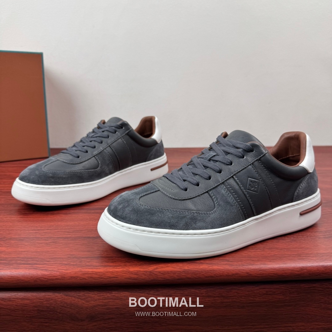 Loro Piana Tennis Walk Calfskin Suede Low Sneakers with Strap Logo Detail 로로피아나 테니스 워크 카프스킨 스웨이드 로우 스니커즈 스트랩 로고 디테일 3.5cm 3