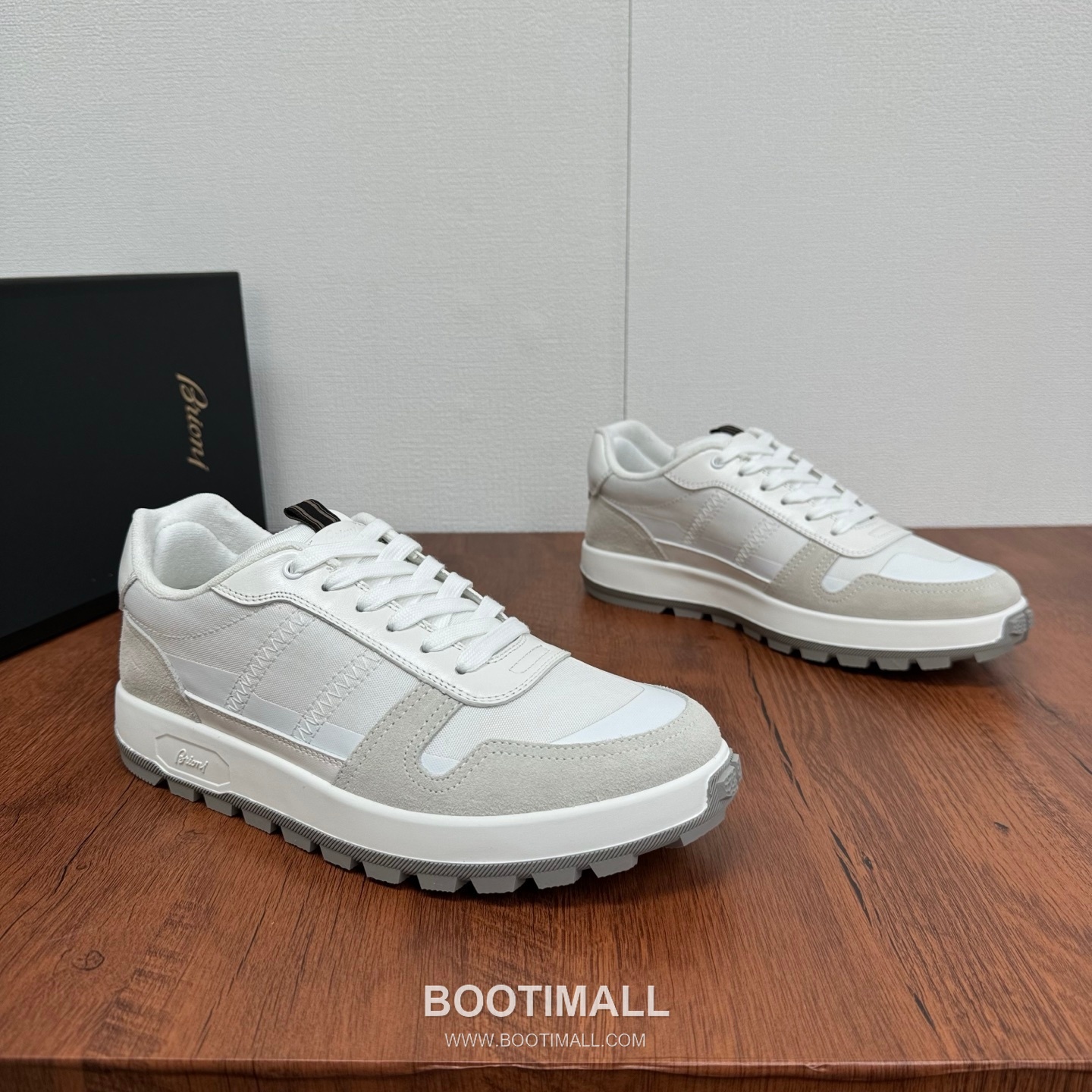 Brioni Crossing Suede Nylon Low Sneakers with Color Block Strap Detail 브리오니 크로싱 스웨이드 나일론 로우 스니커즈 컬러블록 스트랩 디테일 3.5cm 1