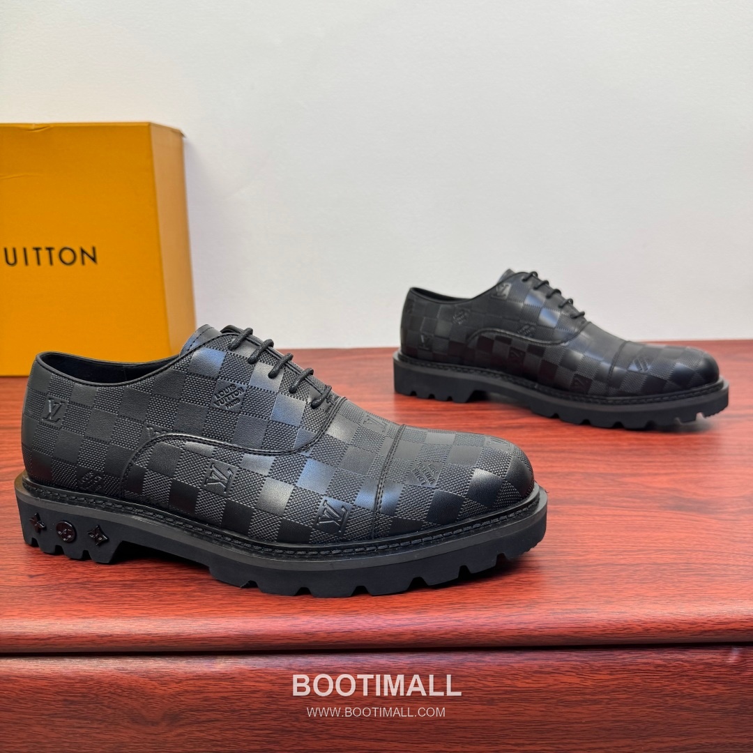 Louis Vuitton Damier Embossed Calfskin Derby Shoes with Platform Rubber Sole Detail 루이비통 다미에 엠보싱 카프스킨 더비 슈즈 플랫폼 러버솔 디테일 4.5cm 1