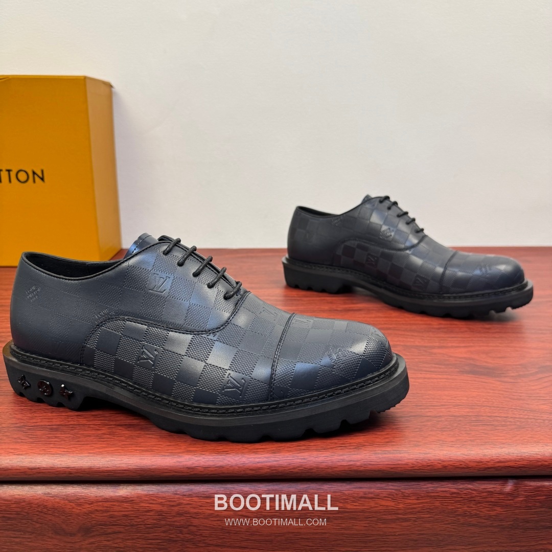 Louis Vuitton Damier Embossed Calfskin Derby Shoes with Platform Rubber Sole Detail 루이비통 다미에 엠보싱 카프스킨 더비 슈즈 플랫폼 러버솔 디테일 4.5cm 1