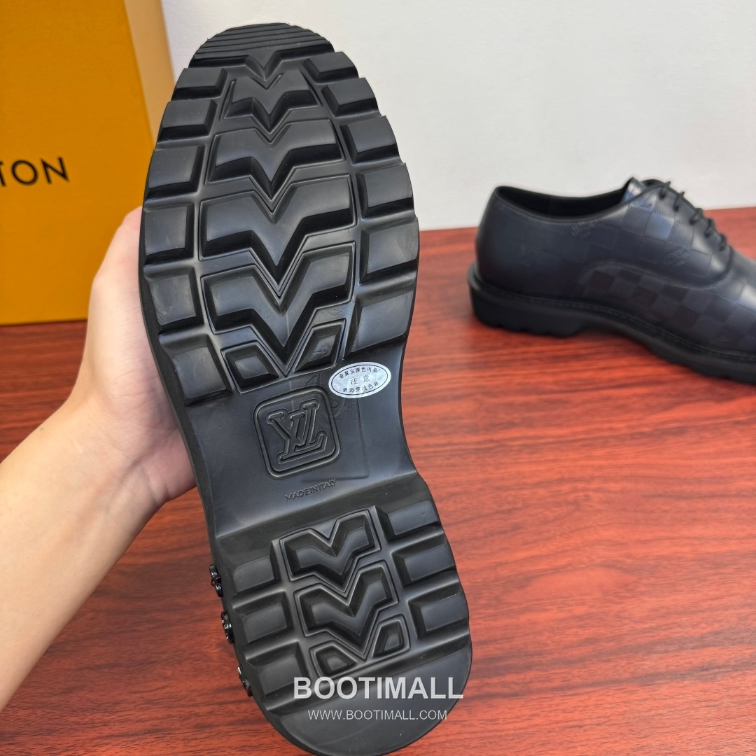 Louis Vuitton Damier Embossed Calfskin Derby Shoes with Platform Rubber Sole Detail 루이비통 다미에 엠보싱 카프스킨 더비 슈즈 플랫폼 러버솔 디테일 4.5cm 9
