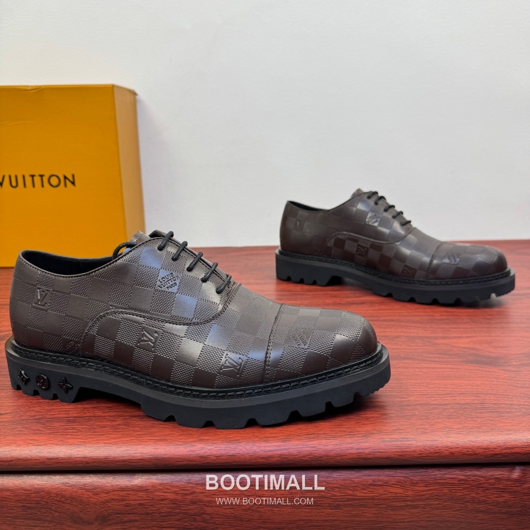 Louis Vuitton Damier Embossed Calfskin Derby Shoes with Platform Rubber Sole Detail 루이비통 다미에 엠보싱 카프스킨 더비 슈즈 플랫폼 러버솔 디테일 4.5cm 1