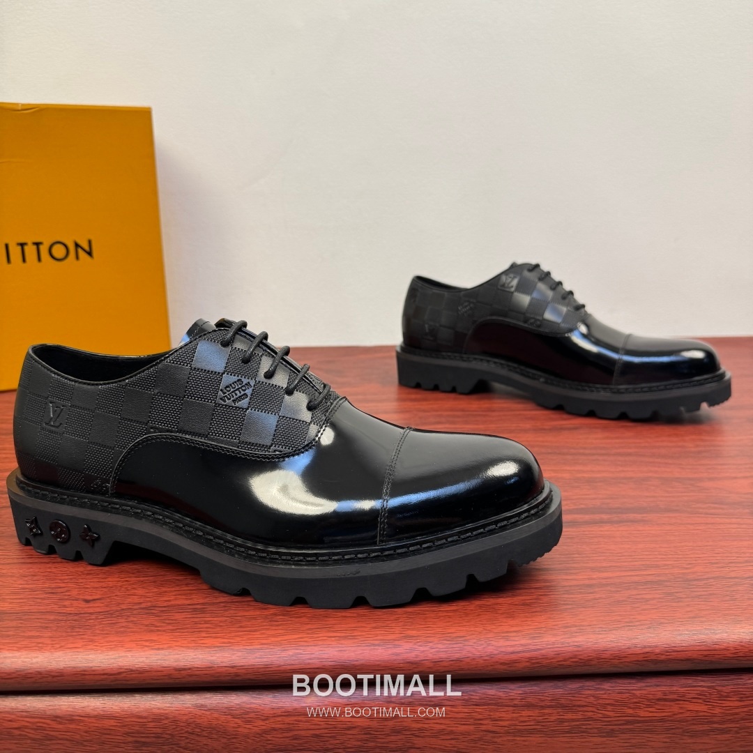 Louis Vuitton Damier Embossed Calfskin Derby Shoes with Platform Rubber Sole Detail 루이비통 다미에 엠보싱 카프스킨 더비 슈즈 플랫폼 러버솔 디테일 4.5cm 1
