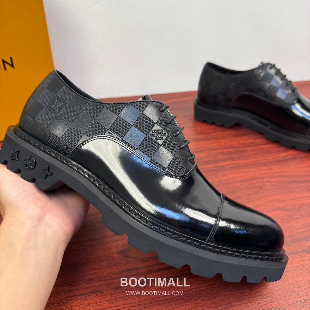 Louis Vuitton Damier Embossed Calfskin Derby Shoes with Platform Rubber Sole Detail 루이비통 다미에 엠보싱 카프스킨 더비 슈즈 플랫폼 러버솔 디테일 4.5cm 4