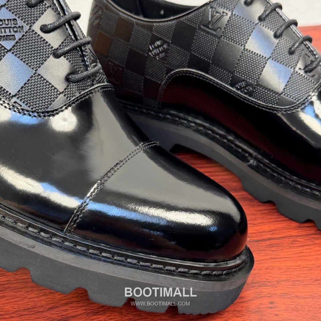 Louis Vuitton Damier Embossed Calfskin Derby Shoes with Platform Rubber Sole Detail 루이비통 다미에 엠보싱 카프스킨 더비 슈즈 플랫폼 러버솔 디테일 4.5cm 5