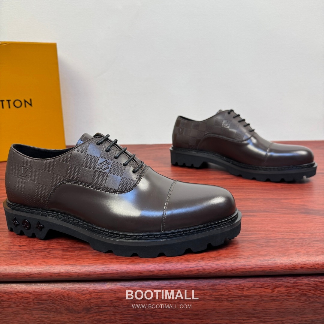 Louis Vuitton Damier Embossed Calfskin Derby Shoes with Platform Rubber Sole Detail 루이비통 다미에 엠보싱 카프스킨 더비 슈즈 플랫폼 러버솔 디테일 4.5cm 1