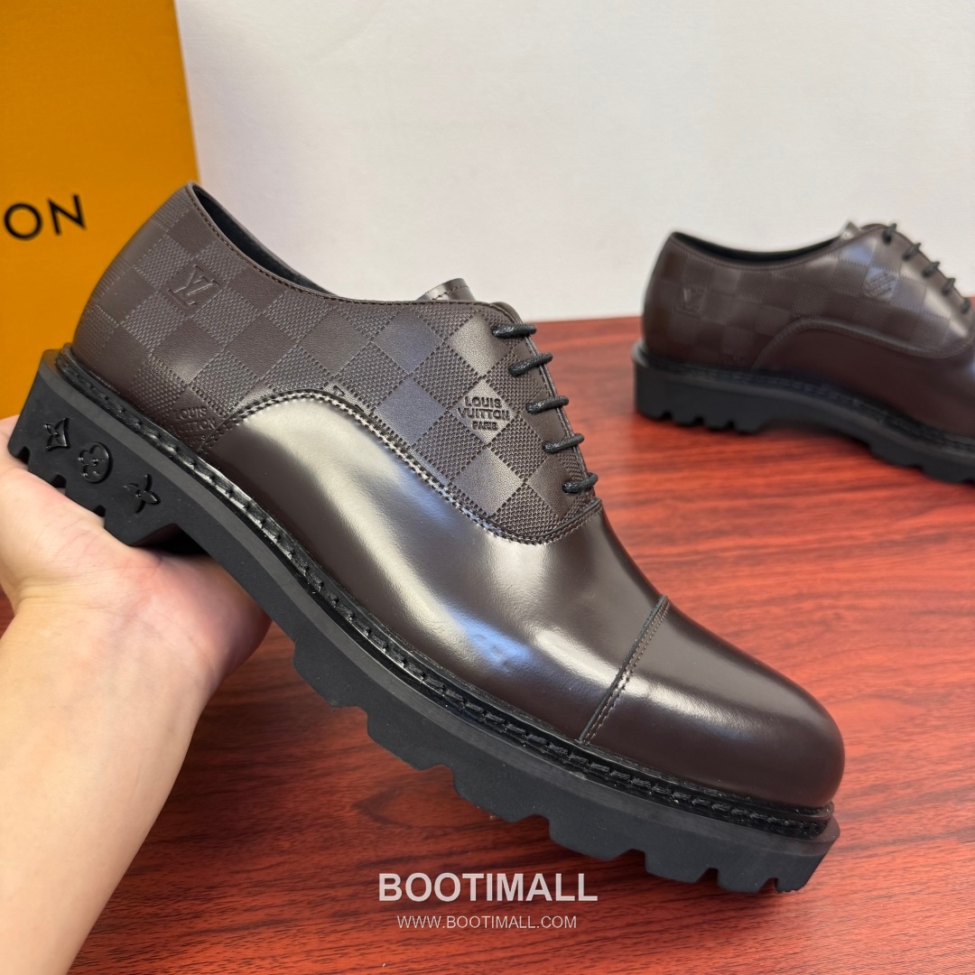 Louis Vuitton Damier Embossed Calfskin Derby Shoes with Platform Rubber Sole Detail 루이비통 다미에 엠보싱 카프스킨 더비 슈즈 플랫폼 러버솔 디테일 4.5cm 4