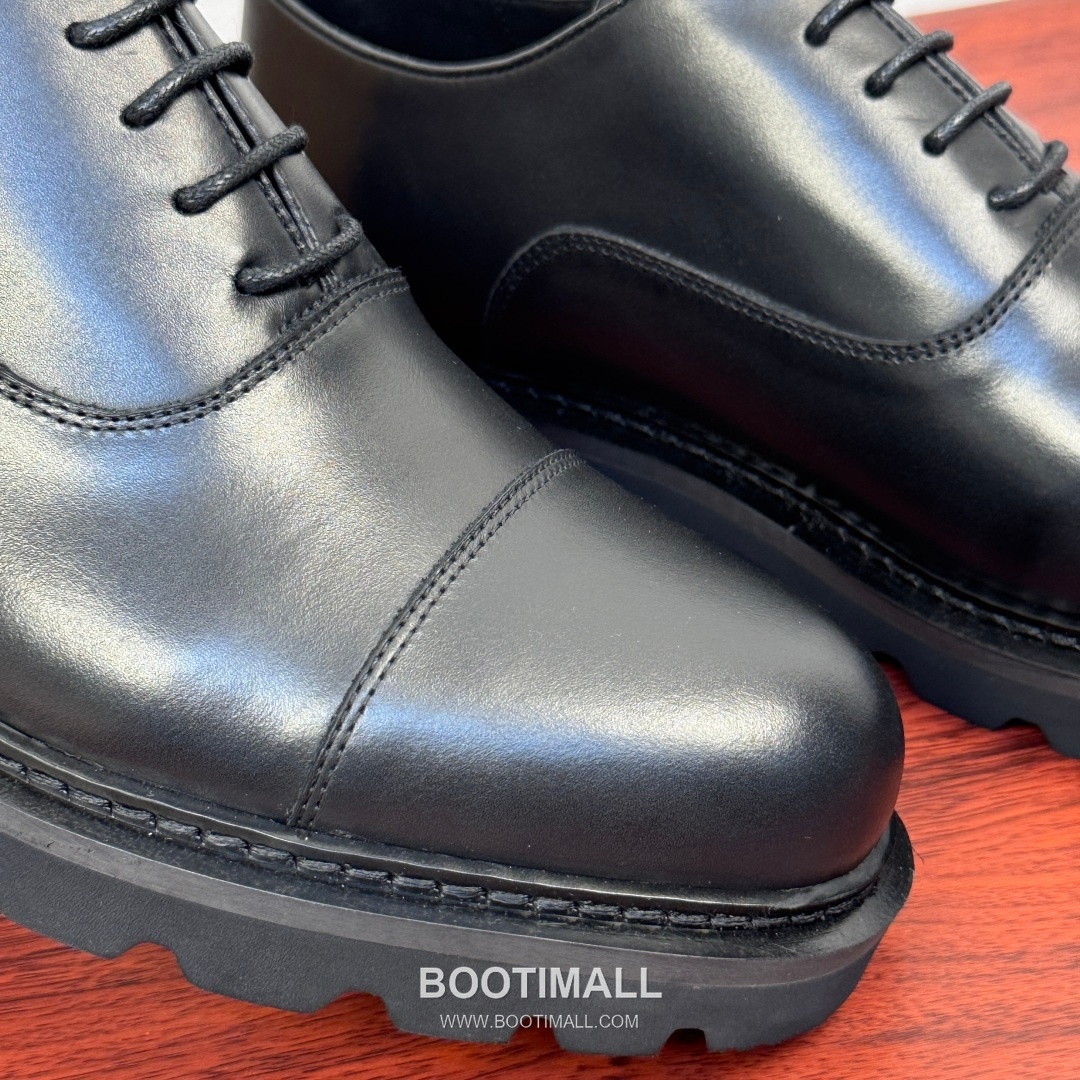 Louis Vuitton Damier Embossed Calfskin Platform Derby Shoes with Signature Rubber Sole Detail 루이비통 다미에 엠보싱 카프스킨 플랫폼 더비 슈즈 시그니처 러버솔 디테일 4.5cm 6