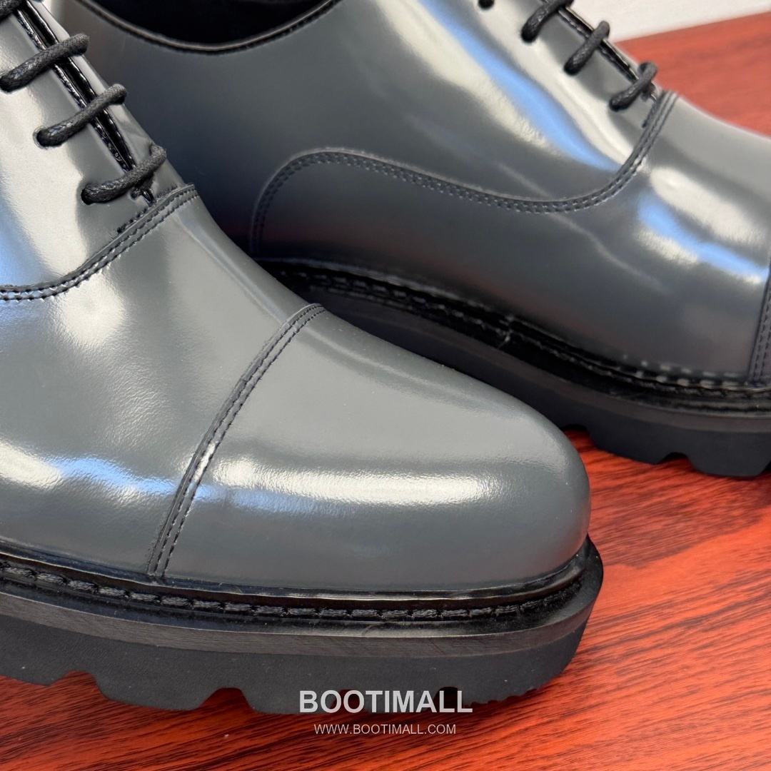 Louis Vuitton Damier Embossed Calfskin Platform Derby Shoes with Signature Rubber Sole Detail 루이비통 다미에 엠보싱 카프스킨 플랫폼 더비 슈즈 시그니처 러버솔 디테일 4.5cm 5