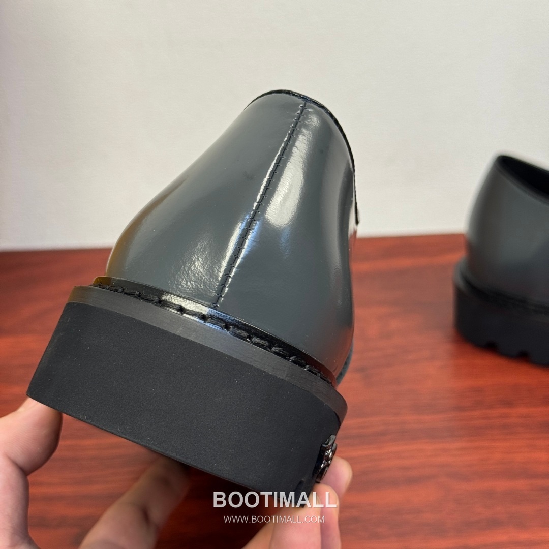 Louis Vuitton Damier Embossed Calfskin Platform Derby Shoes with Signature Rubber Sole Detail 루이비통 다미에 엠보싱 카프스킨 플랫폼 더비 슈즈 시그니처 러버솔 디테일 4.5cm 8