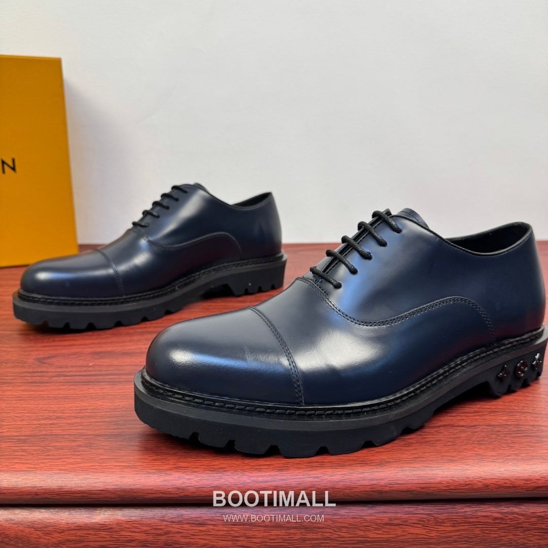 Louis Vuitton Damier Embossed Calfskin Platform Derby Shoes with Signature Rubber Sole Detail 루이비통 다미에 엠보싱 카프스킨 플랫폼 더비 슈즈 시그니처 러버솔 디테일 4.5cm 3