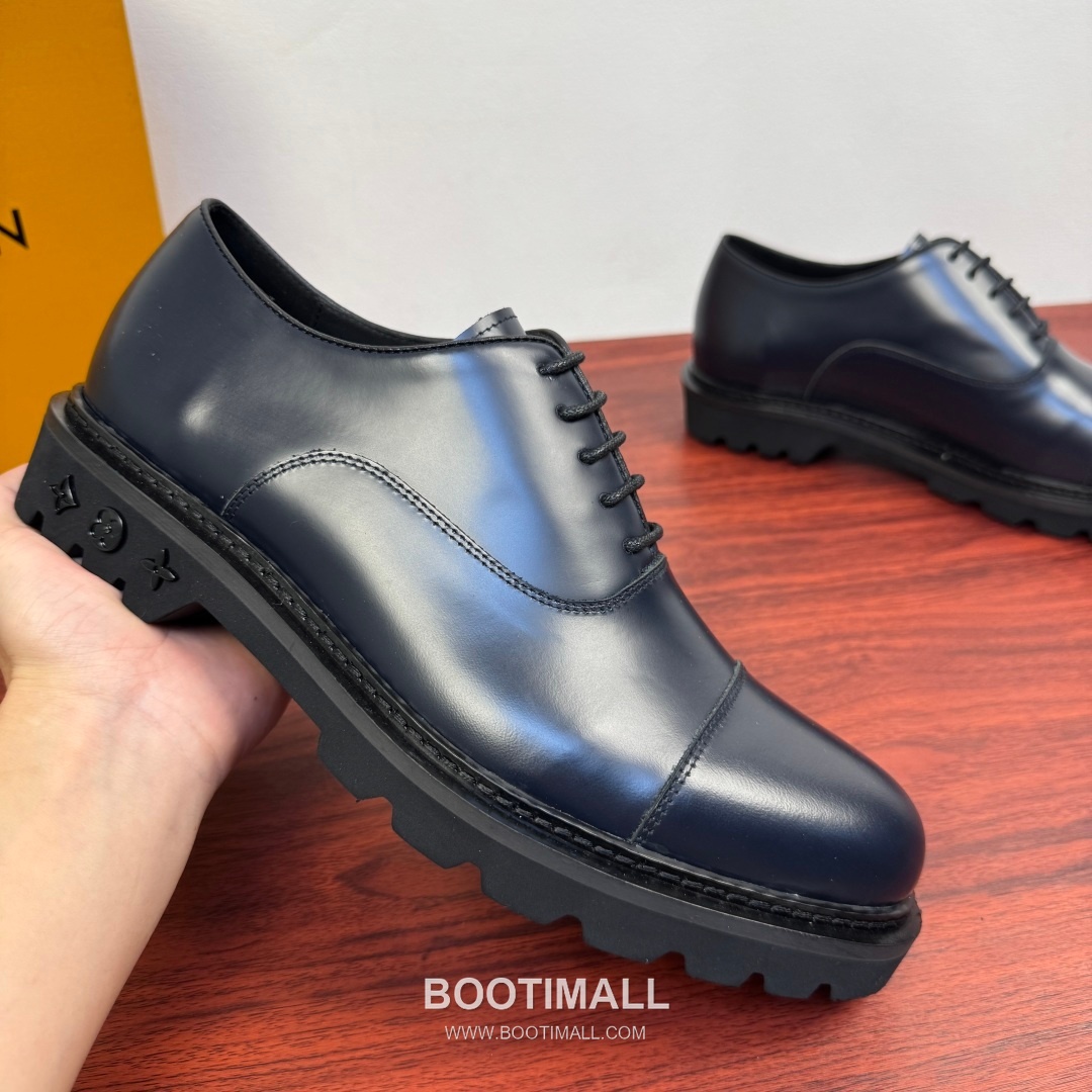 Louis Vuitton Damier Embossed Calfskin Platform Derby Shoes with Signature Rubber Sole Detail 루이비통 다미에 엠보싱 카프스킨 플랫폼 더비 슈즈 시그니처 러버솔 디테일 4.5cm 4