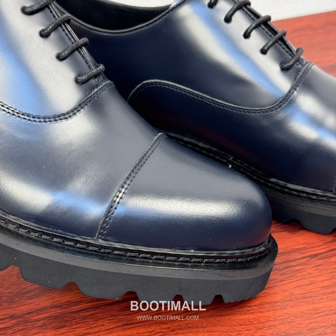 Louis Vuitton Damier Embossed Calfskin Platform Derby Shoes with Signature Rubber Sole Detail 루이비통 다미에 엠보싱 카프스킨 플랫폼 더비 슈즈 시그니처 러버솔 디테일 4.5cm 5