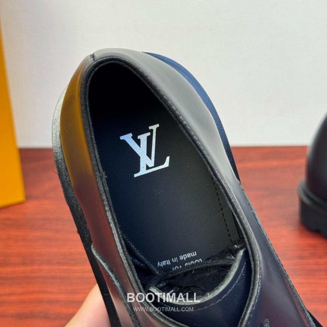 Louis Vuitton Damier Embossed Calfskin Platform Derby Shoes with Signature Rubber Sole Detail 루이비통 다미에 엠보싱 카프스킨 플랫폼 더비 슈즈 시그니처 러버솔 디테일 4.5cm 6