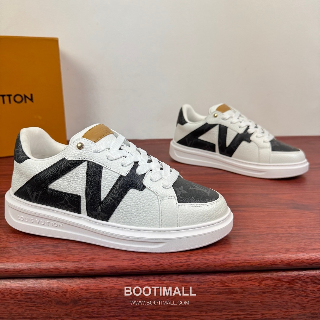 Louis Vuitton Monogram Calfskin Low Sneakers with Geometric Logo Detail 루이비통 모노그램 카프스킨 로우 스니커즈 지오메트릭 로고 디테일 4.0cm 1