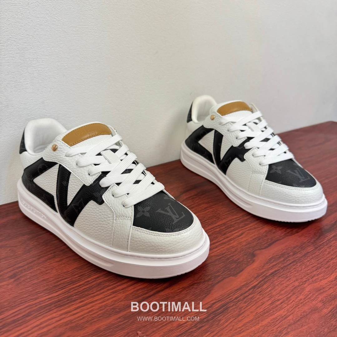 Louis Vuitton Monogram Calfskin Low Sneakers with Geometric Logo Detail 루이비통 모노그램 카프스킨 로우 스니커즈 지오메트릭 로고 디테일 4.0cm 2