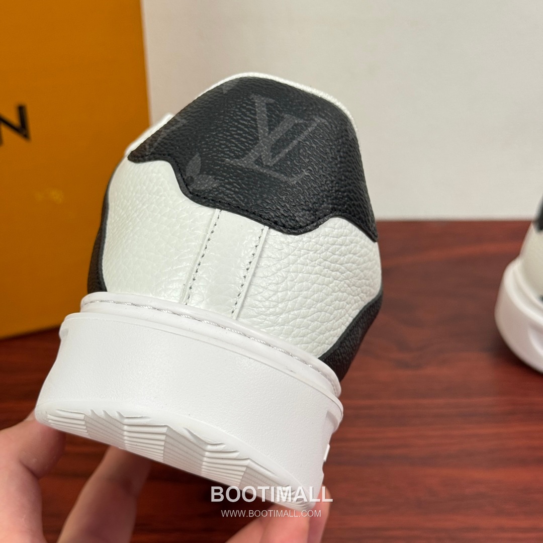 Louis Vuitton Monogram Calfskin Low Sneakers with Geometric Logo Detail 루이비통 모노그램 카프스킨 로우 스니커즈 지오메트릭 로고 디테일 4.0cm 8