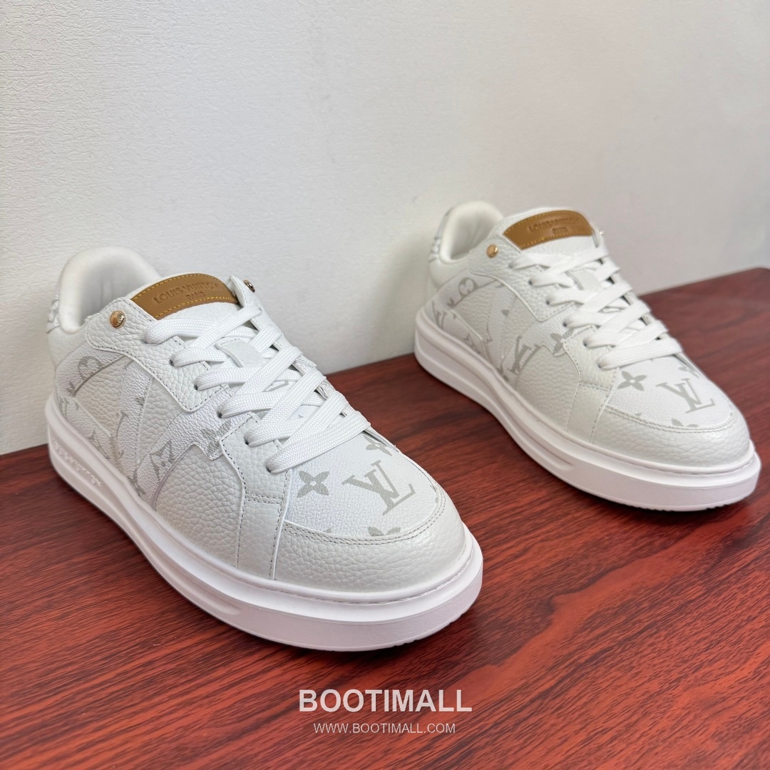 Louis Vuitton Monogram Calfskin Low Sneakers with Geometric Logo Detail 루이비통 모노그램 카프스킨 로우 스니커즈 지오메트릭 로고 디테일 4.0cm 2