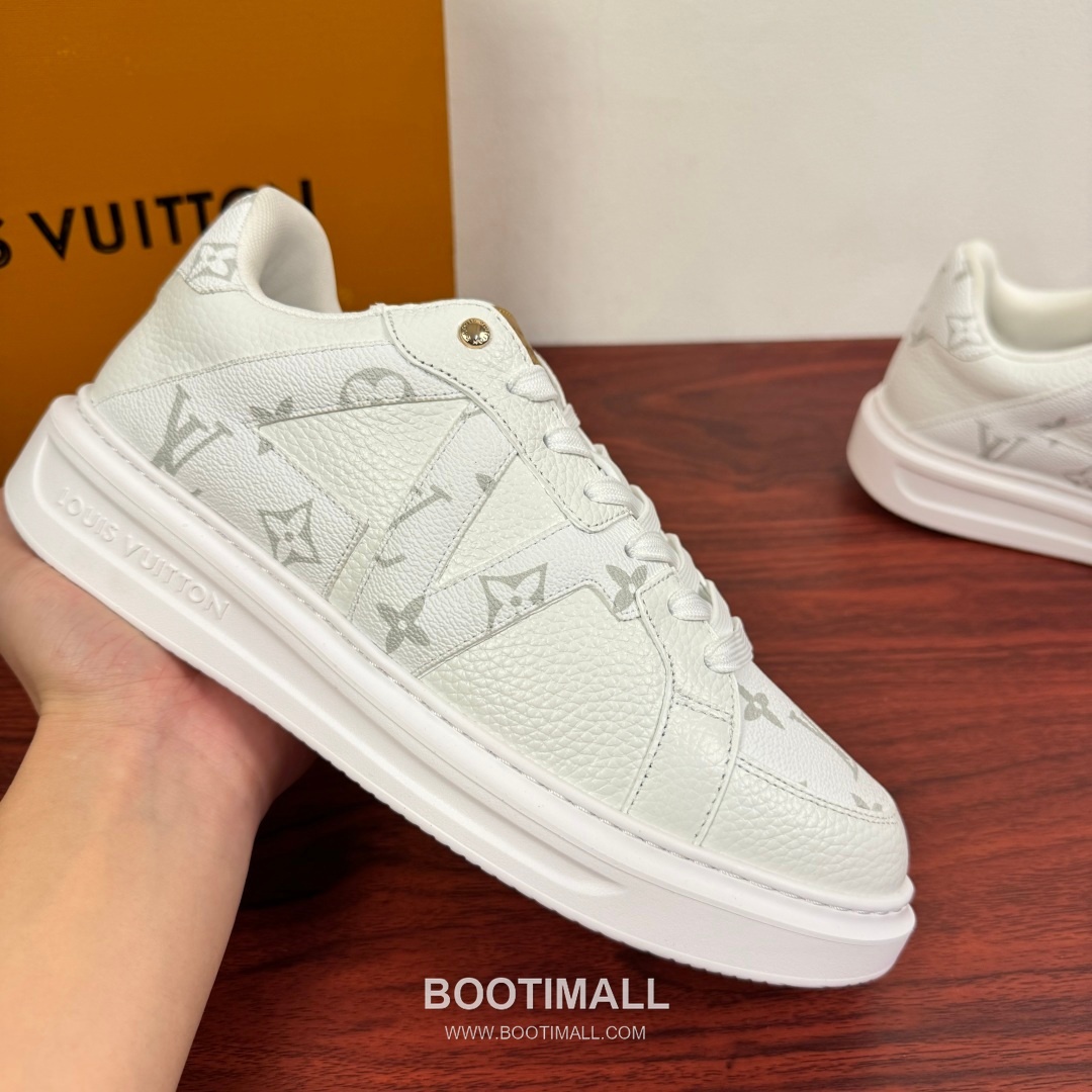 Louis Vuitton Monogram Calfskin Low Sneakers with Geometric Logo Detail 루이비통 모노그램 카프스킨 로우 스니커즈 지오메트릭 로고 디테일 4.0cm 4