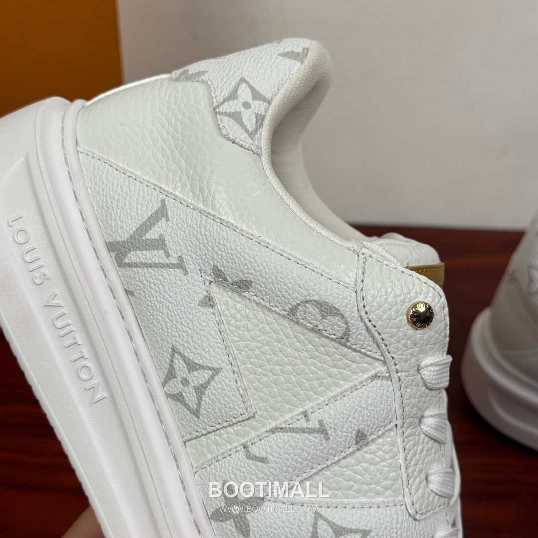 Louis Vuitton Monogram Calfskin Low Sneakers with Geometric Logo Detail 루이비통 모노그램 카프스킨 로우 스니커즈 지오메트릭 로고 디테일 4.0cm 6
