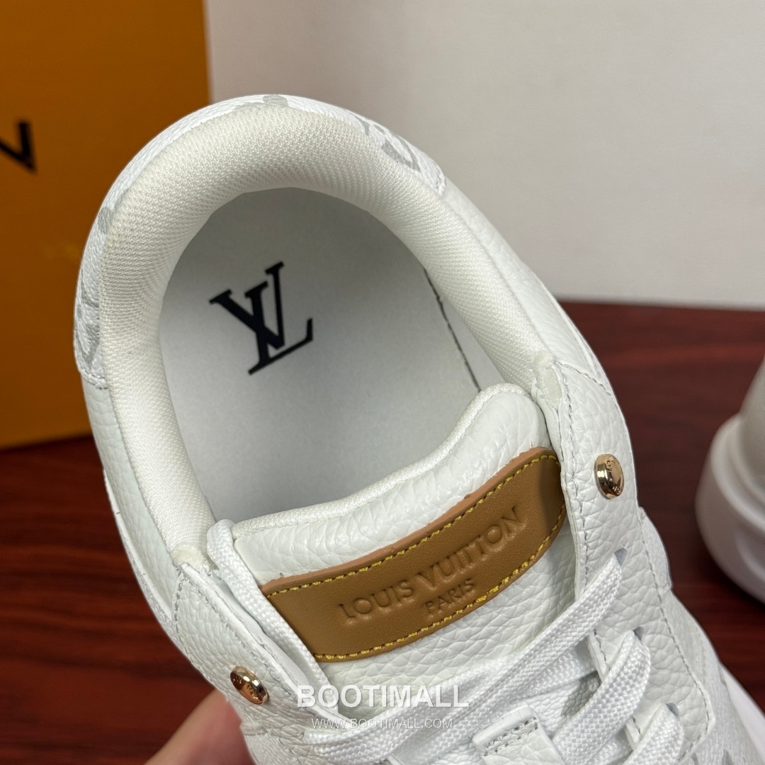 Louis Vuitton Monogram Calfskin Low Sneakers with Geometric Logo Detail 루이비통 모노그램 카프스킨 로우 스니커즈 지오메트릭 로고 디테일 4.0cm 7