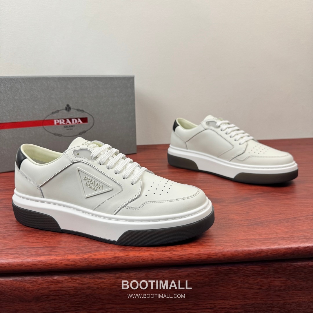 Prada Calfskin Mesh Patchwork Low Sneakers with Triangle Logo Detail 프라다 카프스킨 메쉬 패치워크 로우 스니커즈 삼각 로고 디테일 2EG453 4.5cm 1