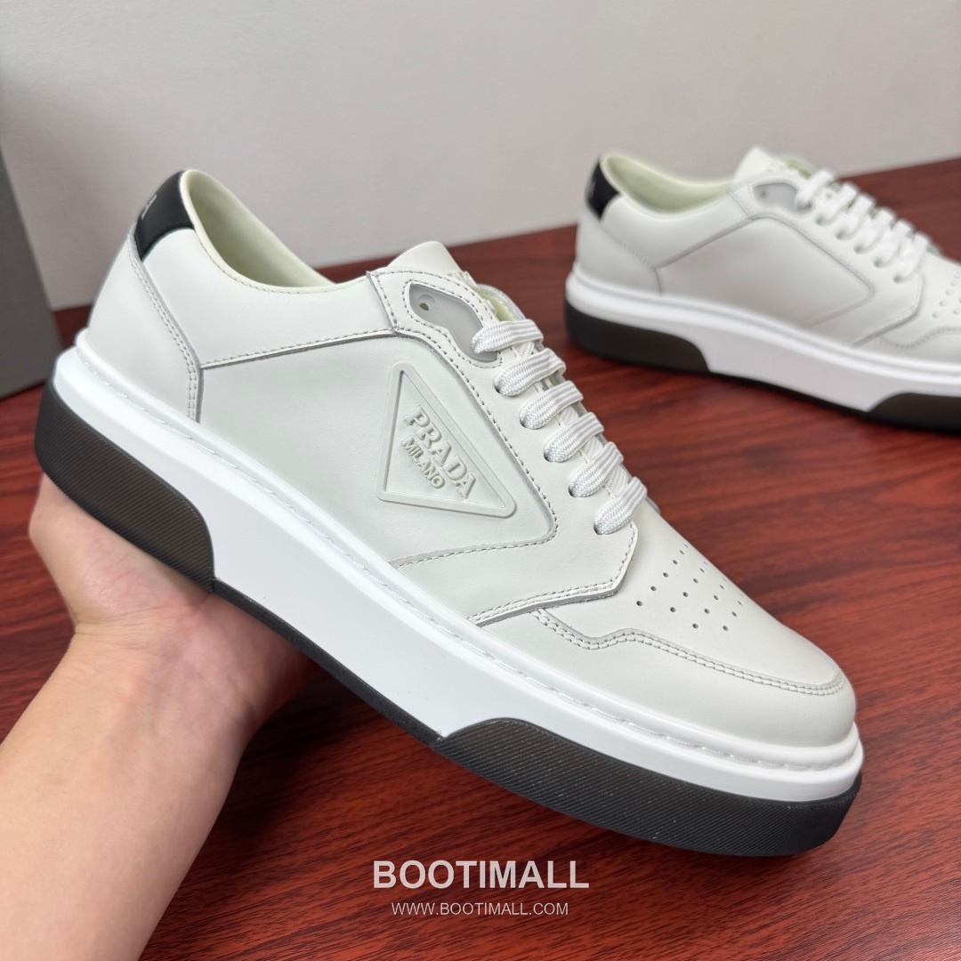 Prada Calfskin Mesh Patchwork Low Sneakers with Triangle Logo Detail 프라다 카프스킨 메쉬 패치워크 로우 스니커즈 삼각 로고 디테일 2EG453 4.5cm 4