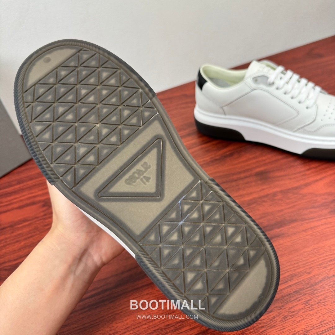 Prada Calfskin Mesh Patchwork Low Sneakers with Triangle Logo Detail 프라다 카프스킨 메쉬 패치워크 로우 스니커즈 삼각 로고 디테일 2EG453 4.5cm 9