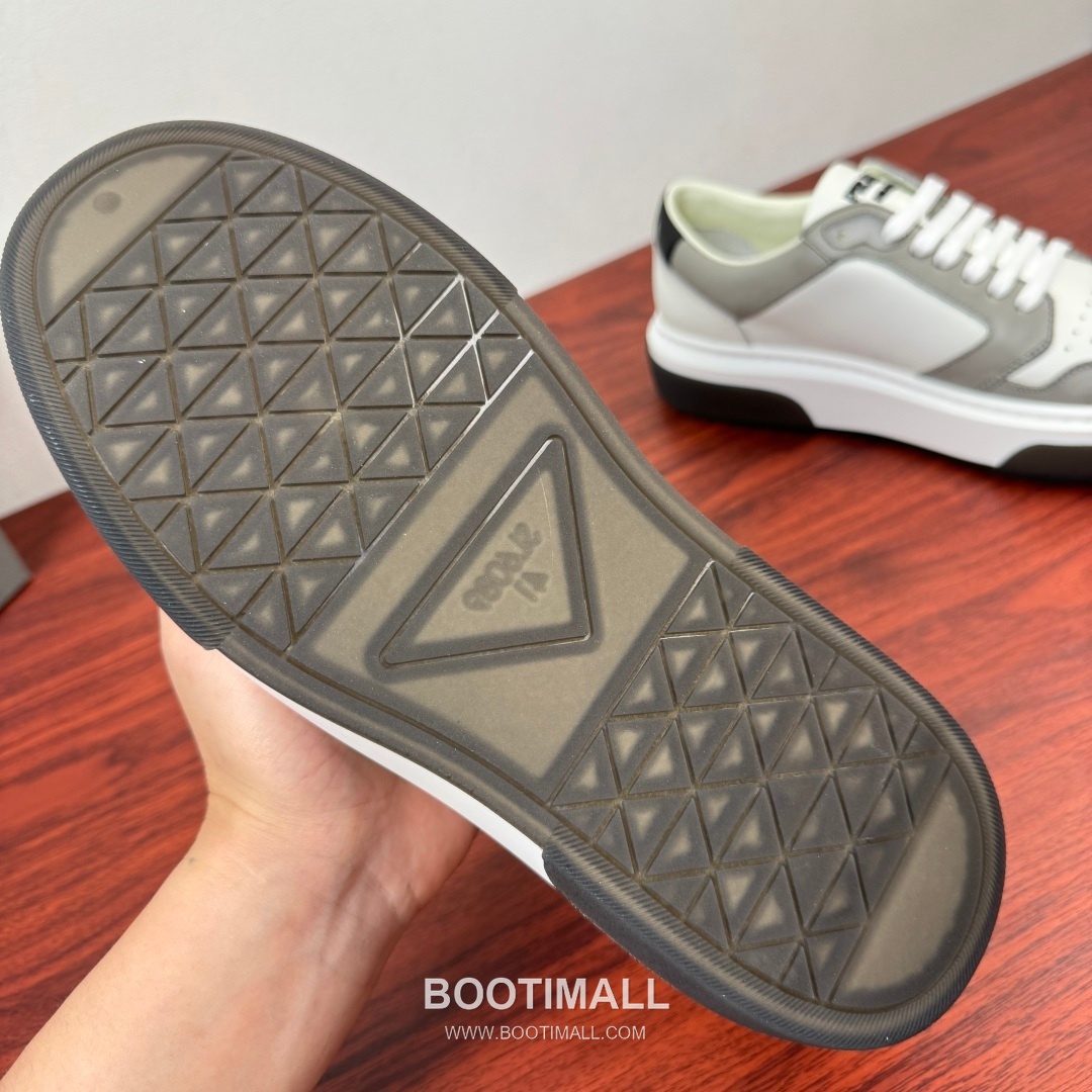 Prada Calfskin Mesh Patchwork Low Sneakers with Triangle Logo Detail 프라다 카프스킨 메쉬 패치워크 로우 스니커즈 삼각 로고 디테일 4.5cm 9