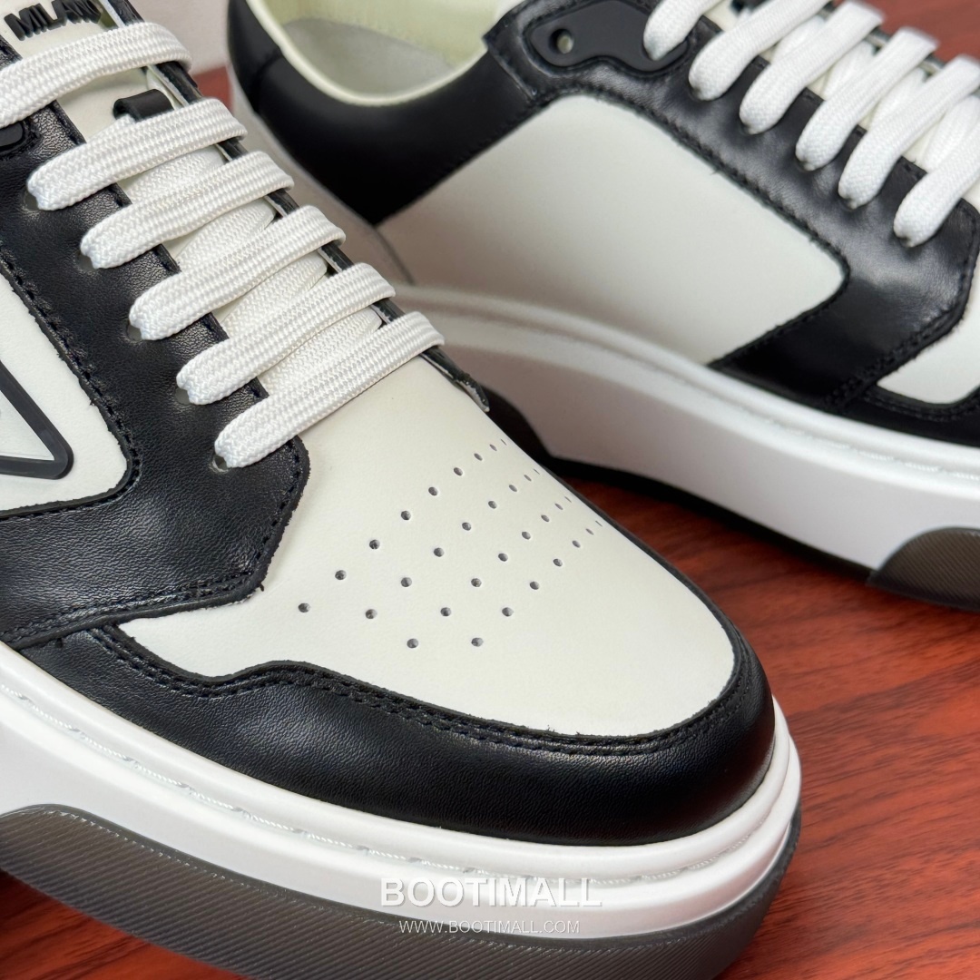 Prada Calfskin Mesh Patchwork Low Sneakers with Triangle Logo Detail 프라다 카프스킨 메쉬 패치워크 로우 스니커즈 삼각 로고 디테일 4.5cm 5