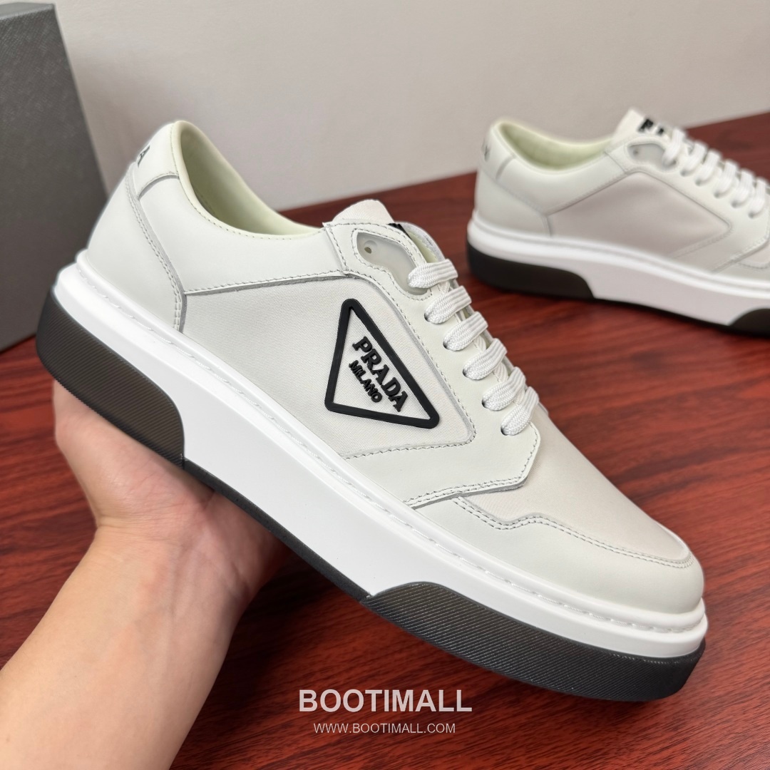 Prada Waxed Calfskin Mesh Patchwork Low Sneakers with Triangle Logo Detail 프라다 왁싱 카프스킨 메쉬 패치워크 로우 스니커즈 삼각 로고 디테일 4.5cm 4