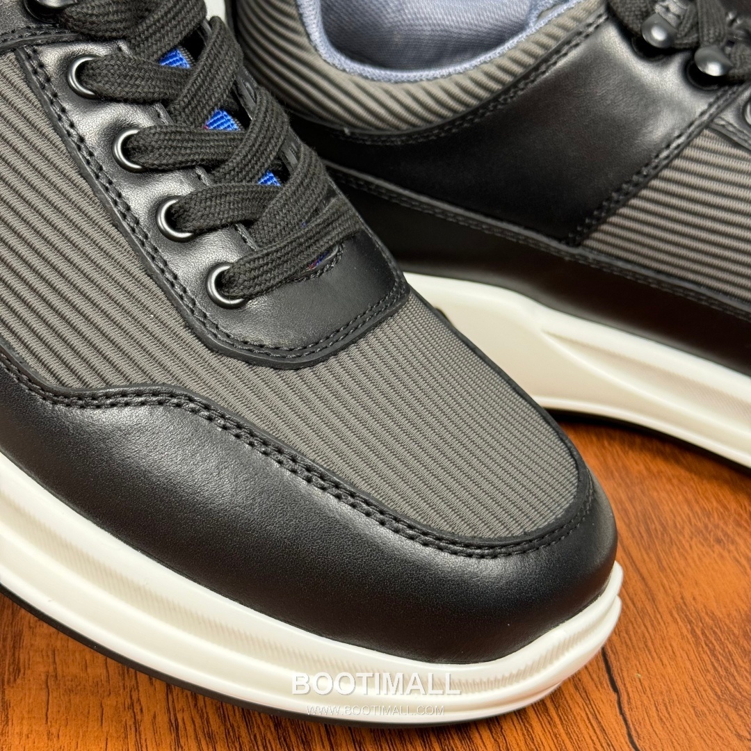 Prada Smooth Calfskin Nylon Low Sneakers with Metal Eyelet Logo Detail 프라다 스무스 카프스킨 나일론 로우 스니커즈 메탈 아일렛 로고 디테일 4.0cm 5