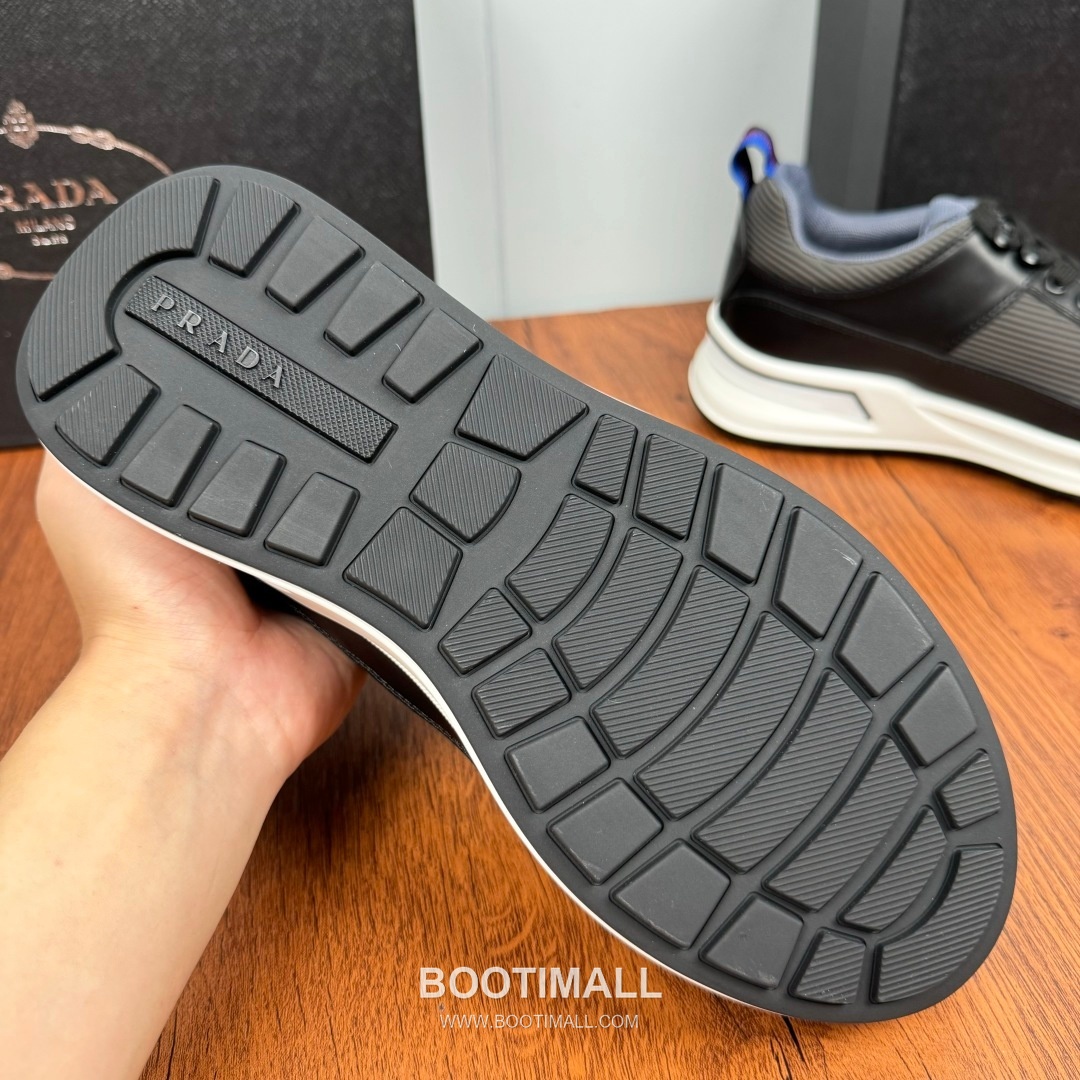 Prada Smooth Calfskin Nylon Low Sneakers with Metal Eyelet Logo Detail 프라다 스무스 카프스킨 나일론 로우 스니커즈 메탈 아일렛 로고 디테일 4.0cm 9