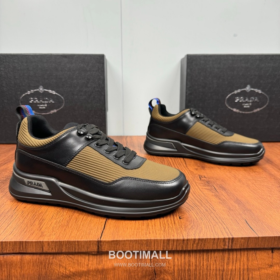 Prada Smooth Calfskin Nylon Low Sneakers with Metal Eyelet Logo Detail 프라다 스무스 카프스킨 나일론 로우 스니커즈 메탈 아일렛 로고 디테일 4.0cm 1