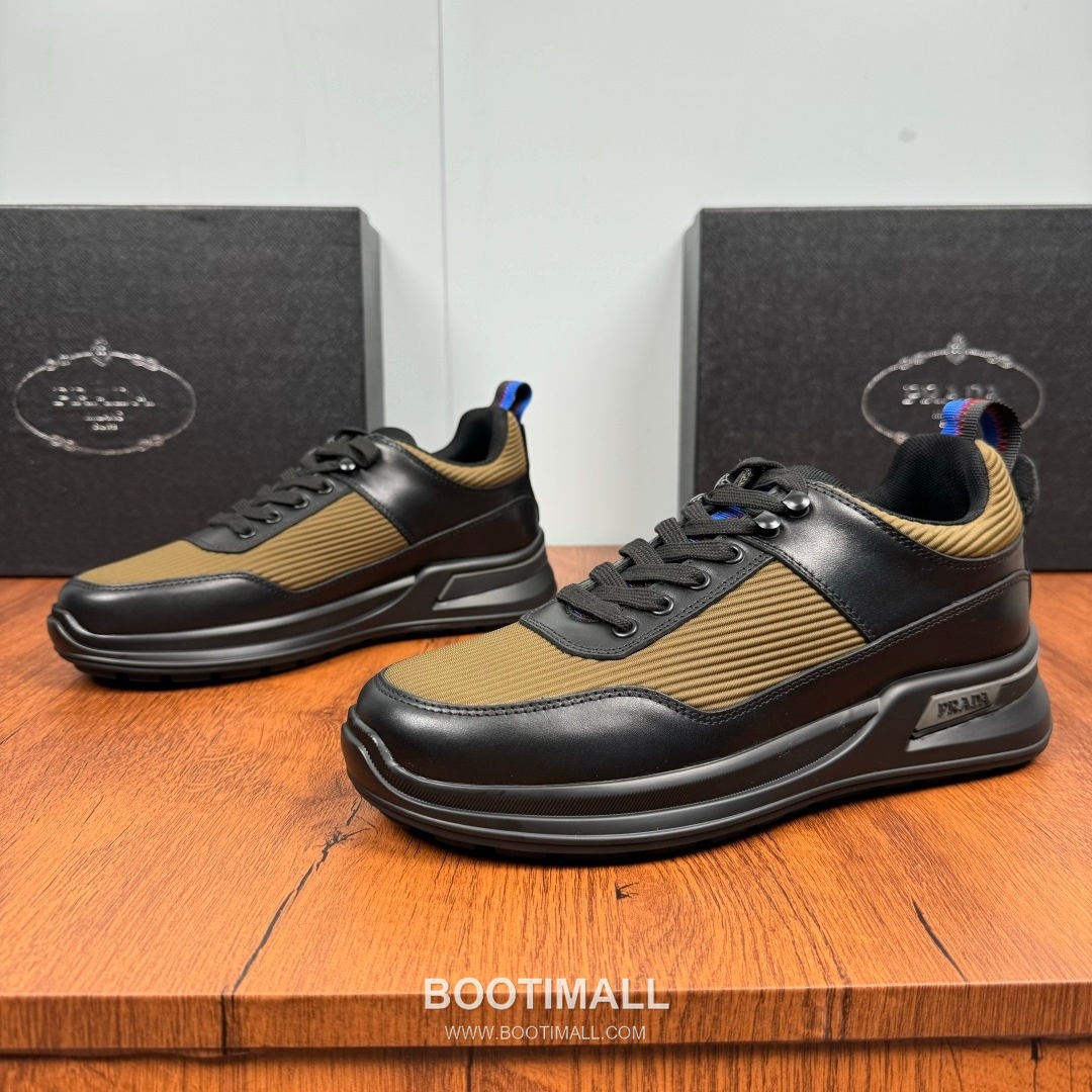 Prada Smooth Calfskin Nylon Low Sneakers with Metal Eyelet Logo Detail 프라다 스무스 카프스킨 나일론 로우 스니커즈 메탈 아일렛 로고 디테일 4.0cm 3