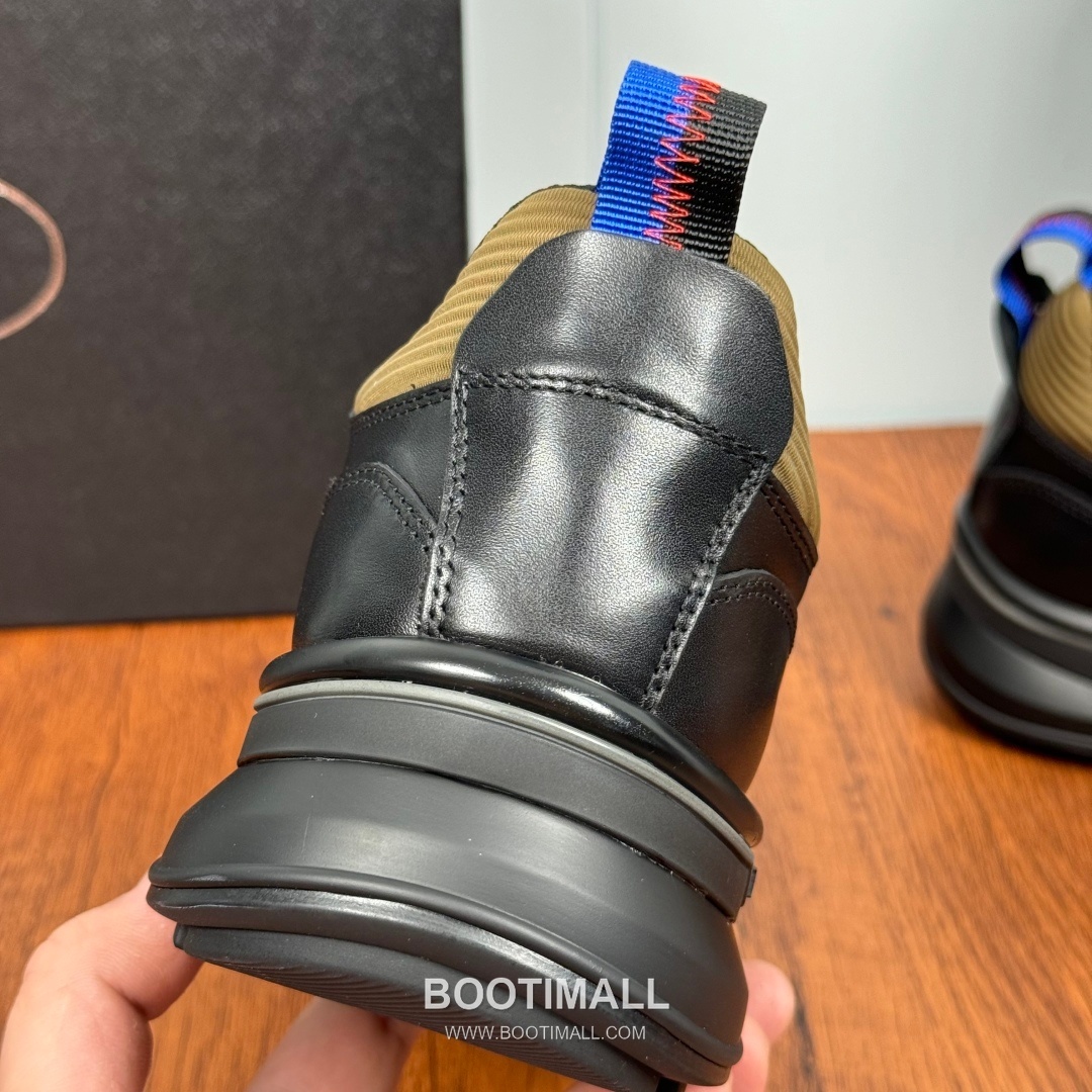 Prada Smooth Calfskin Nylon Low Sneakers with Metal Eyelet Logo Detail 프라다 스무스 카프스킨 나일론 로우 스니커즈 메탈 아일렛 로고 디테일 4.0cm 8