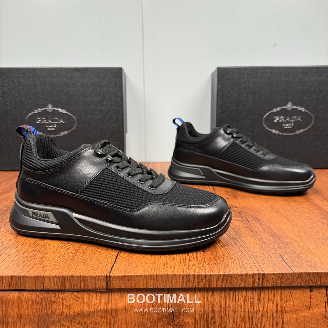 Prada Smooth Calfskin Nylon Low Sneakers with Metal Eyelet Logo Detail 프라다 스무스 카프스킨 나일론 로우 스니커즈 메탈 아일렛 로고 디테일 4.0cm 1