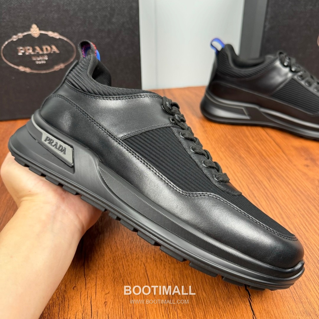 Prada Smooth Calfskin Nylon Low Sneakers with Metal Eyelet Logo Detail 프라다 스무스 카프스킨 나일론 로우 스니커즈 메탈 아일렛 로고 디테일 4.0cm 4