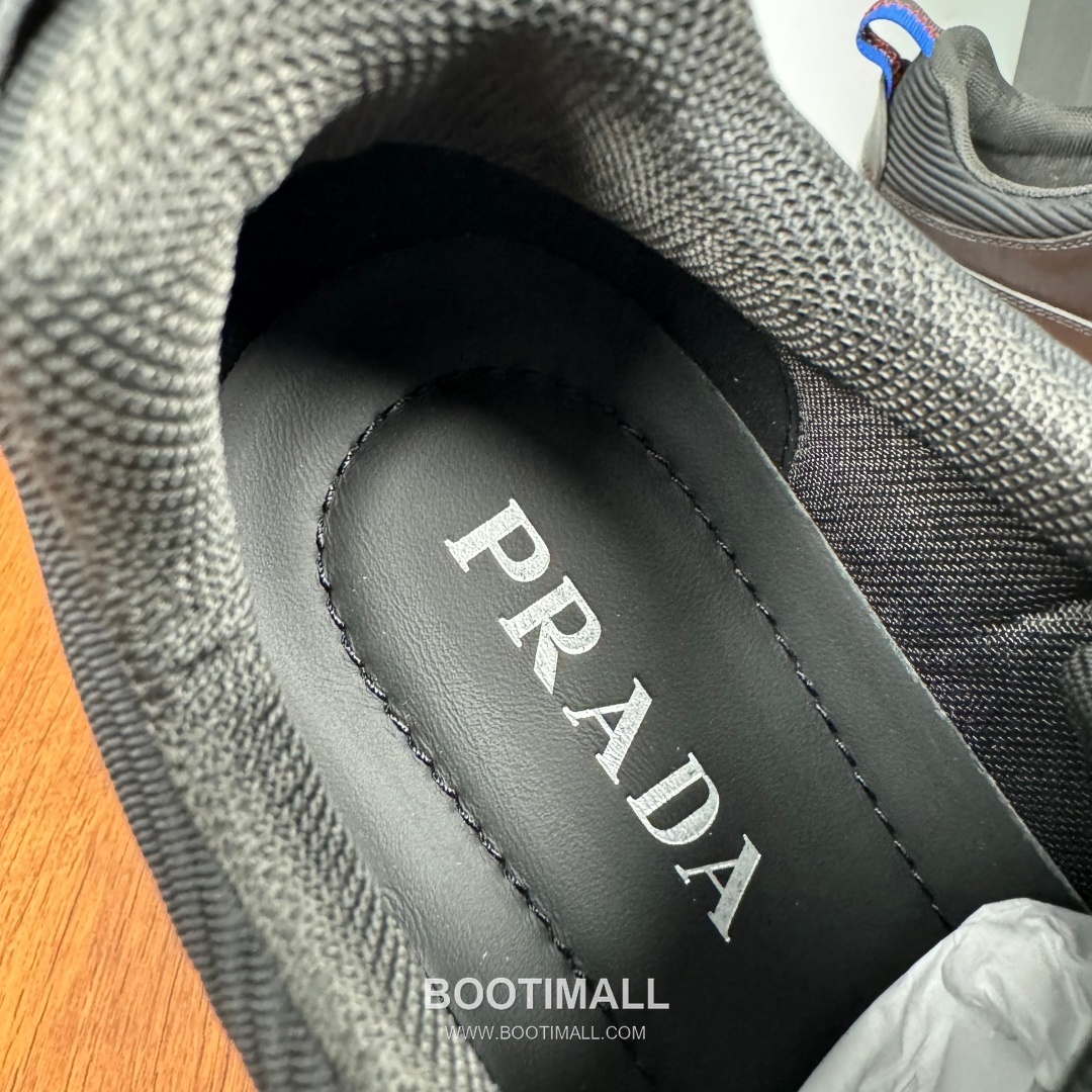 Prada Smooth Calfskin Nylon Low Sneakers with Metal Eyelet Logo Detail 프라다 스무스 카프스킨 나일론 로우 스니커즈 메탈 아일렛 로고 디테일 4.0cm 7