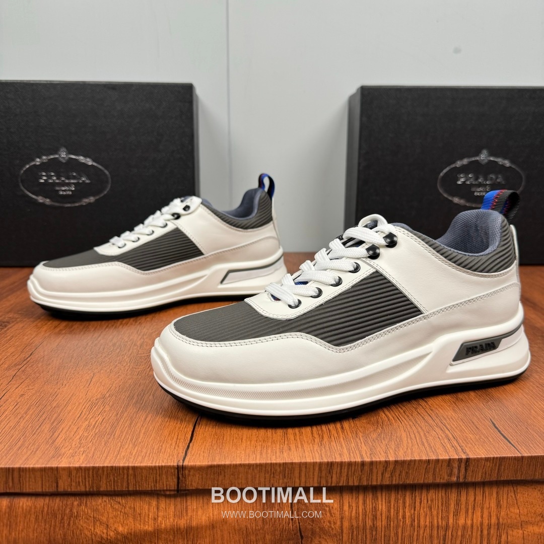 Prada Smooth Calfskin Nylon Low Sneakers with Metal Eyelet Logo Detail 프라다 스무스 카프스킨 나일론 로우 스니커즈 메탈 아일렛 로고 디테일 4.0cm 3
