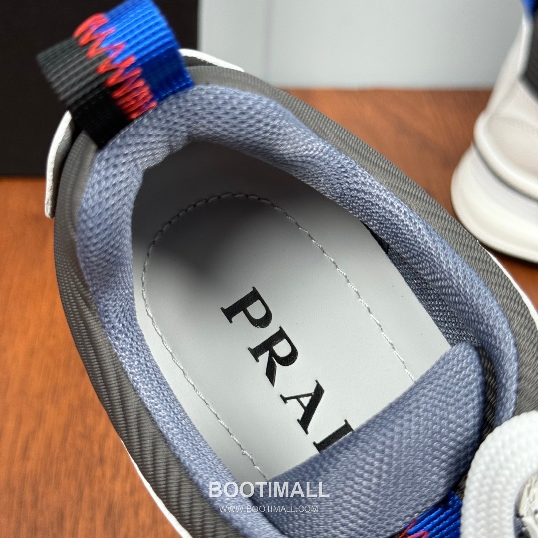 Prada Smooth Calfskin Nylon Low Sneakers with Metal Eyelet Logo Detail 프라다 스무스 카프스킨 나일론 로우 스니커즈 메탈 아일렛 로고 디테일 4.0cm 7