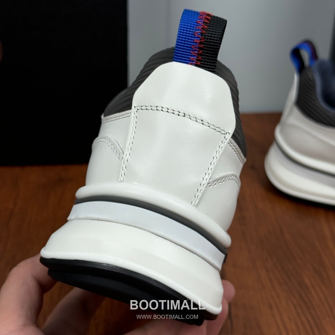 Prada Smooth Calfskin Nylon Low Sneakers with Metal Eyelet Logo Detail 프라다 스무스 카프스킨 나일론 로우 스니커즈 메탈 아일렛 로고 디테일 4.0cm 8