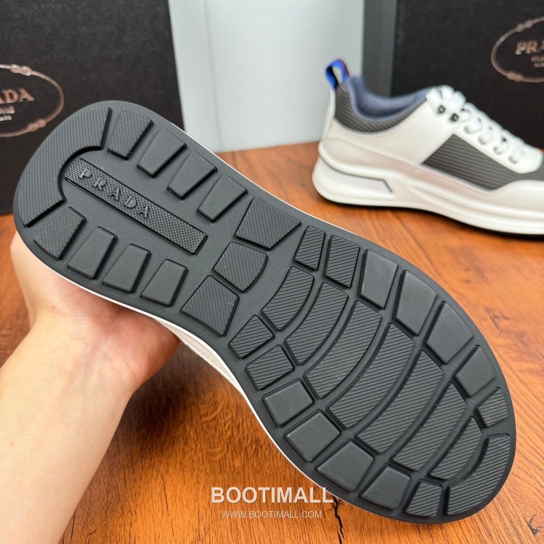 Prada Smooth Calfskin Nylon Low Sneakers with Metal Eyelet Logo Detail 프라다 스무스 카프스킨 나일론 로우 스니커즈 메탈 아일렛 로고 디테일 4.0cm 9