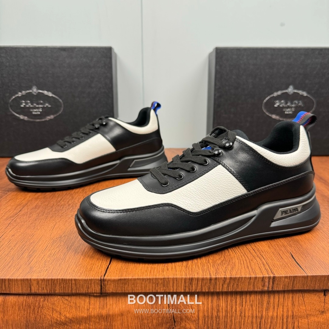 Prada Smooth Calfskin Nylon Low Sneakers with Metal Eyelet Logo Detail 프라다 스무스 카프스킨 나일론 로우 스니커즈 메탈 아일렛 로고 디테일 4.0cm 3