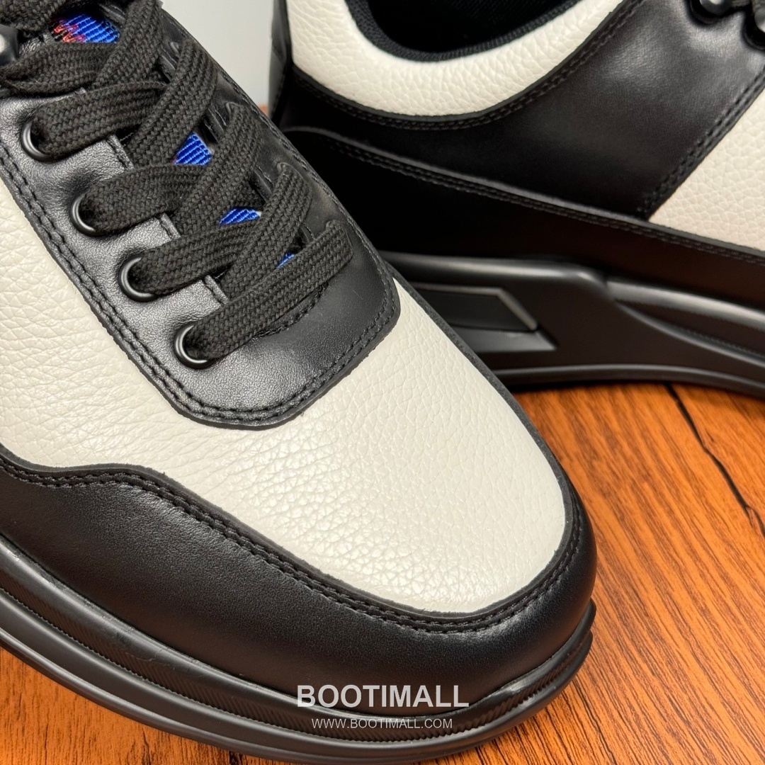 Prada Smooth Calfskin Nylon Low Sneakers with Metal Eyelet Logo Detail 프라다 스무스 카프스킨 나일론 로우 스니커즈 메탈 아일렛 로고 디테일 4.0cm 5