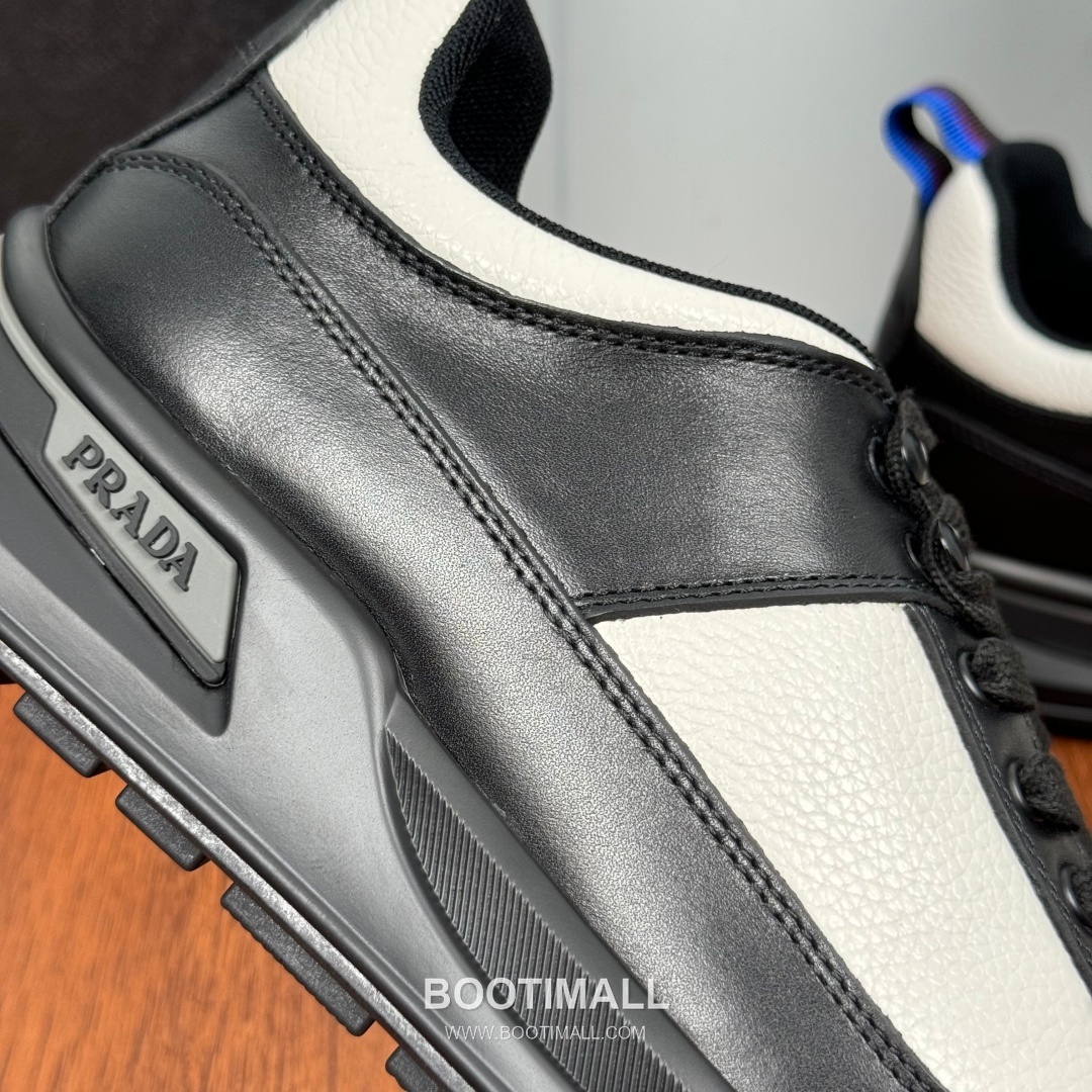 Prada Smooth Calfskin Nylon Low Sneakers with Metal Eyelet Logo Detail 프라다 스무스 카프스킨 나일론 로우 스니커즈 메탈 아일렛 로고 디테일 4.0cm 6