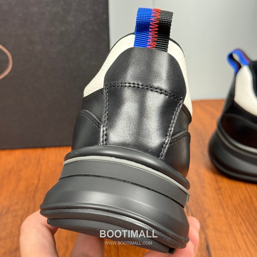 Prada Smooth Calfskin Nylon Low Sneakers with Metal Eyelet Logo Detail 프라다 스무스 카프스킨 나일론 로우 스니커즈 메탈 아일렛 로고 디테일 4.0cm 8